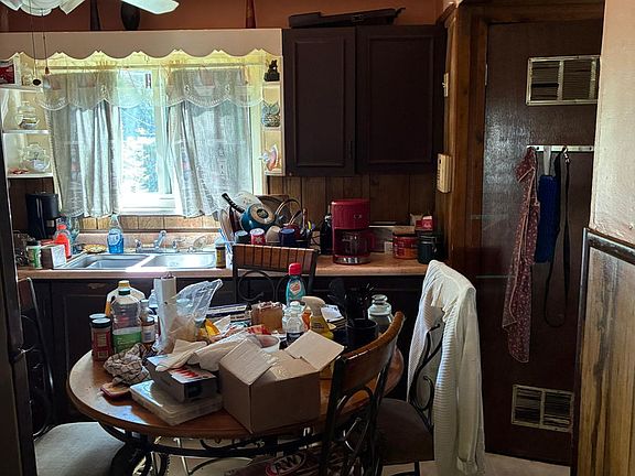 4th image of 10249 Earl Dr