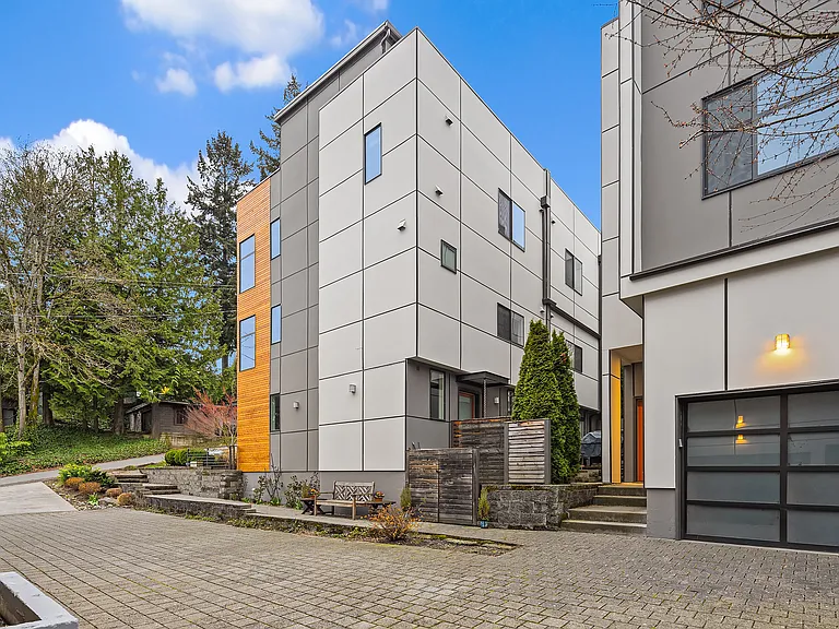 410 W Fulton St — Photo 27
