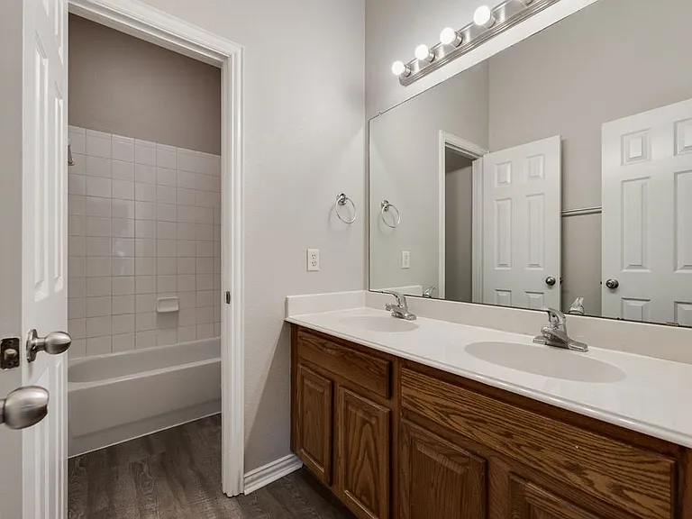 7600 Shasta Dr — Photo 25