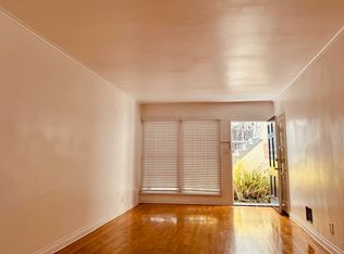 9582 W Olympic Blvd APT A, Beverly Hills, CA 90212
