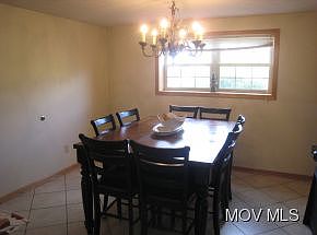 5th image of 133 Lynn Dr