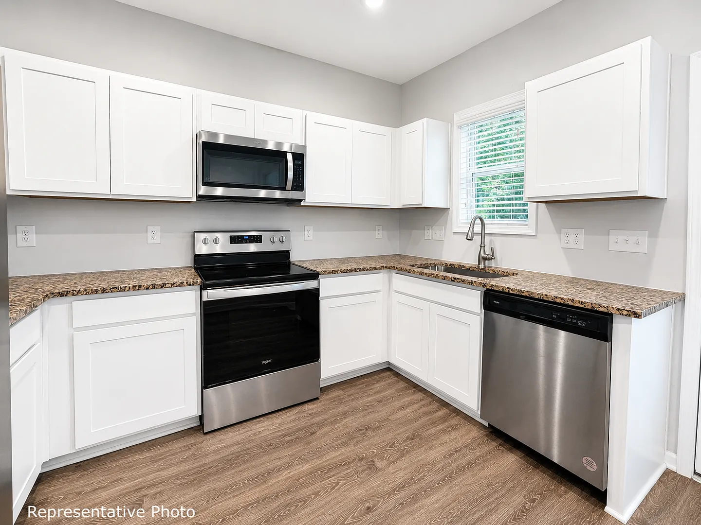 2 Bedroom Townhome in Smithfield! — Photo 3