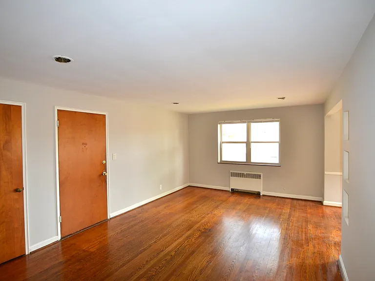 6609 Bantry Ave — Photo 5