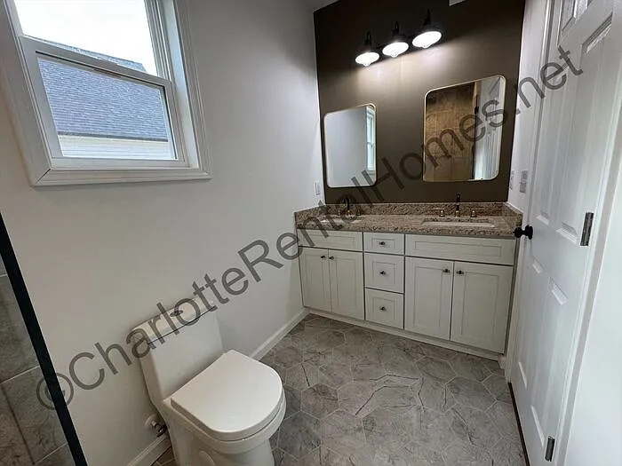 512 N Mulberry St — Photo 8