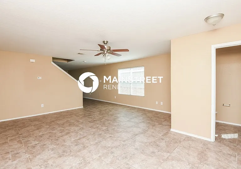 1701 Vineridge Ln — Photo 4