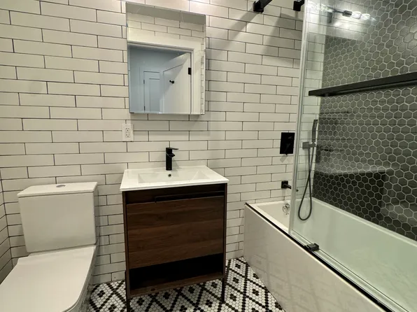 750 Grand Street image 5 of 10