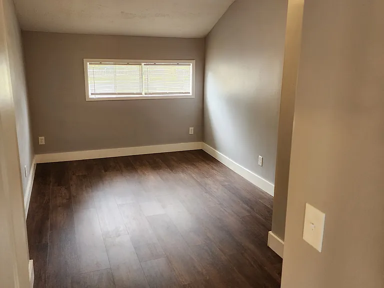 1316 Dexter Ave — Photo 10