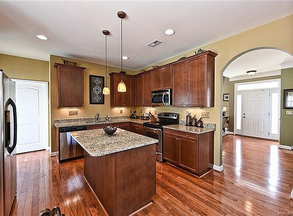 Kitchen - All SS Appliances