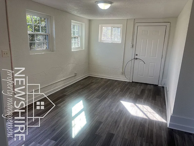 212B W Wood St — Photo 7