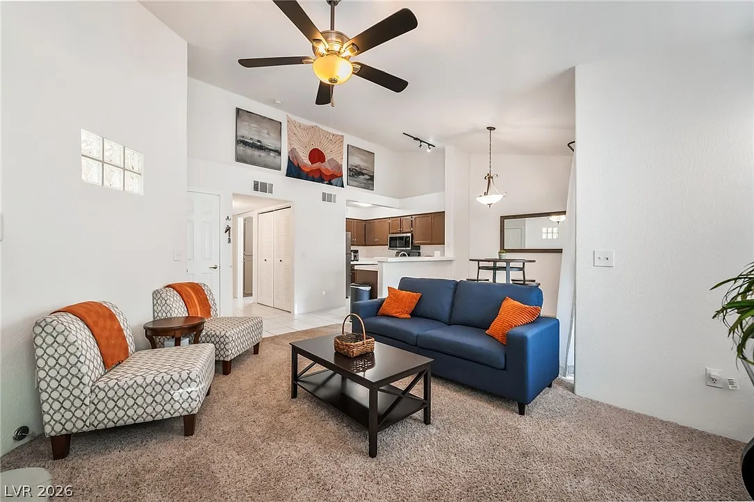3 bed, 2.0 bath, 1200 sqft, $2,000 — Photo 4