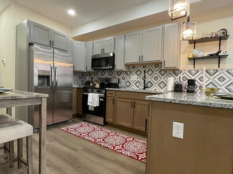 1516 N Patterson Park Ave — Photo 2