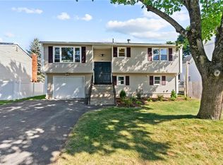 17 Auburn Ave, Johnston, RI 02919