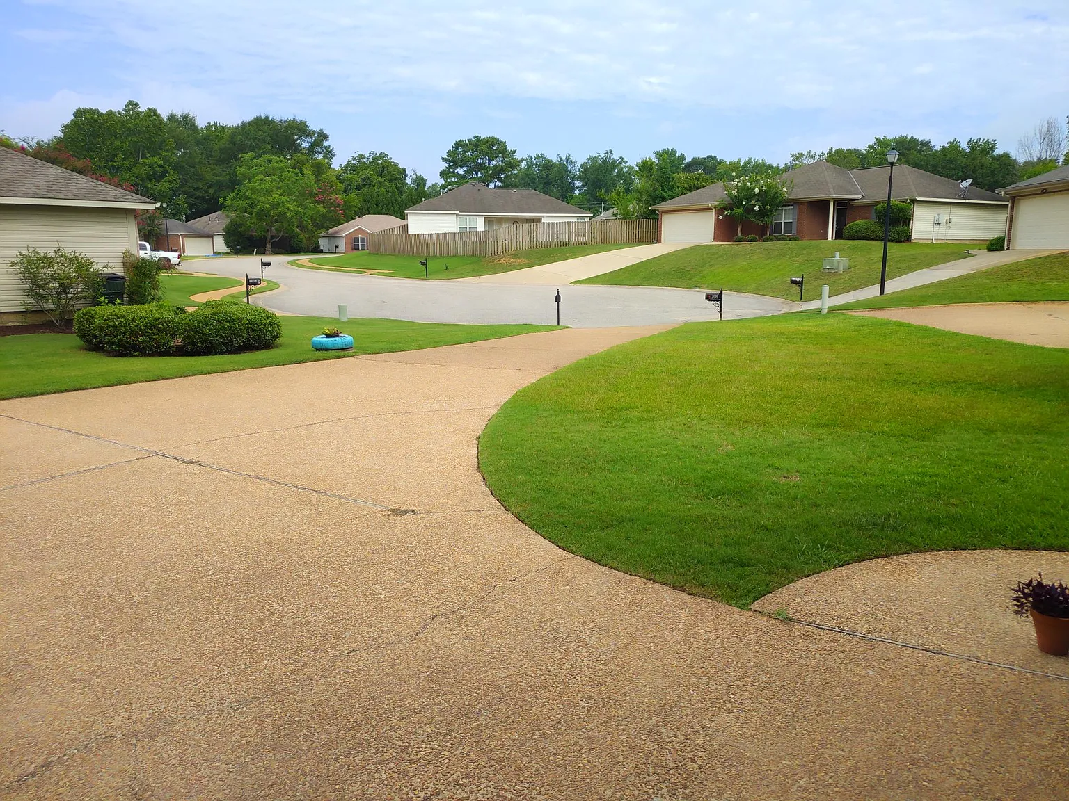 2072 Cribbs Mill Ln — Photo 3