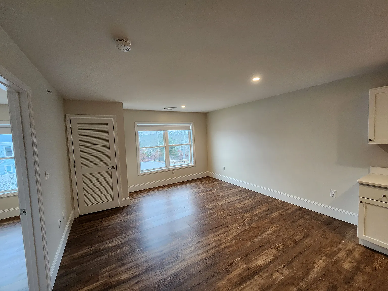1 bed, 720 sqft, $2,300 — Photo 4