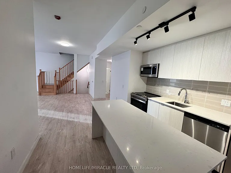 176 Clonmore Dr #4 — Photo 12