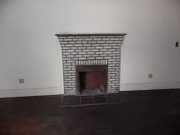5th image of 305 S Smith Ave