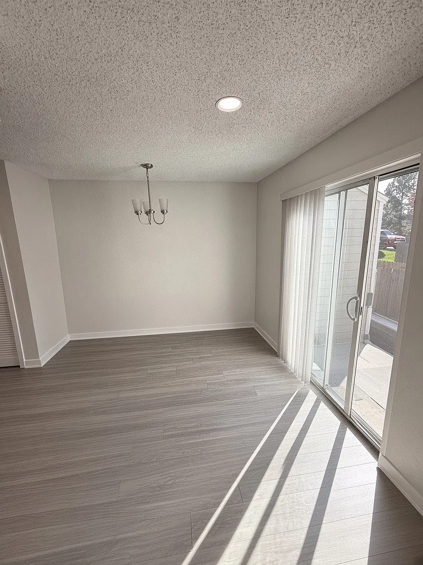 2 bed, 1131 sqft, $2,350 — Photo 3