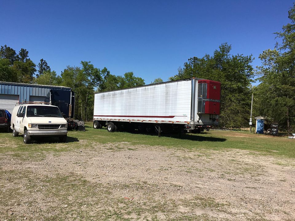 2nd image of 1095 Saxon Rd #0