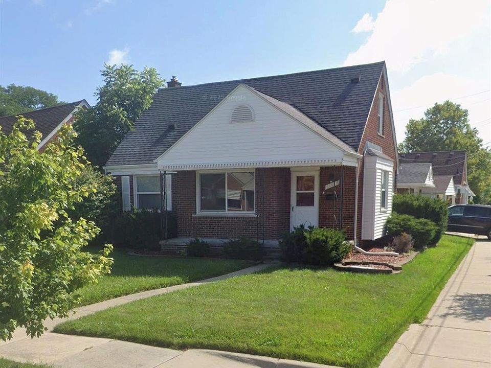 1st image of 24865 Woodcroft Dr