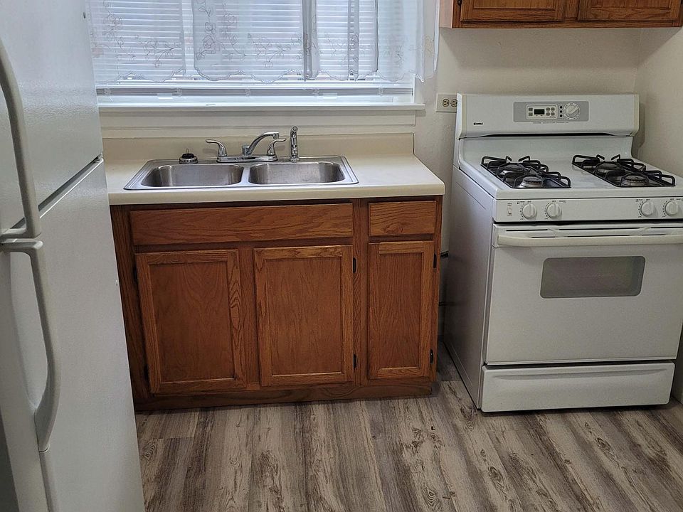 2nd image of 8945 S Blackstone Ave APT 2W