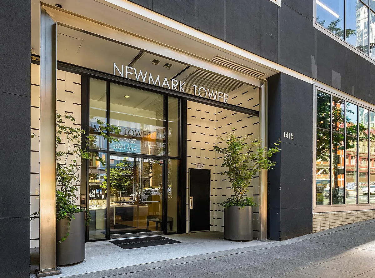 Newmark Tower entry on 2nd Ave - 1415 2nd Ave #902