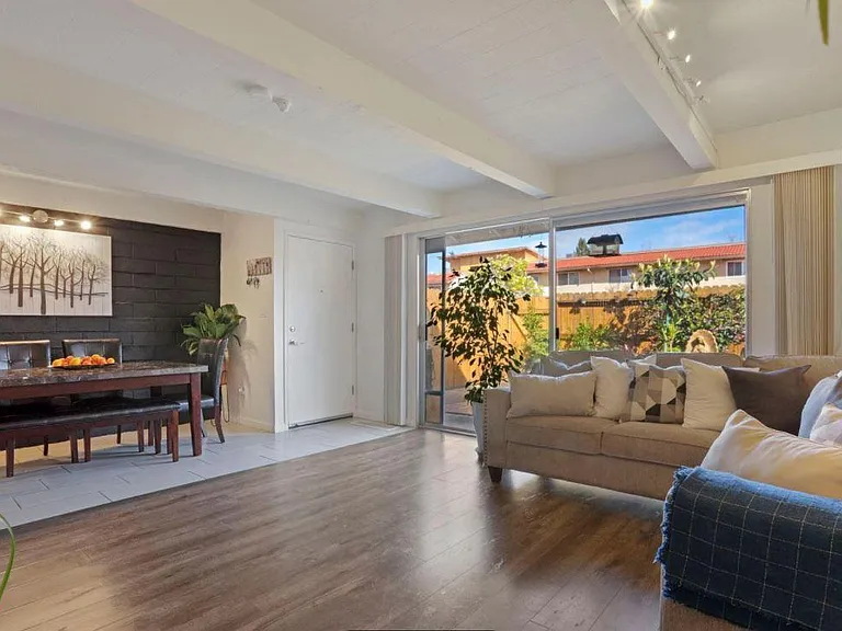 109 Avram Ave — Photo 1