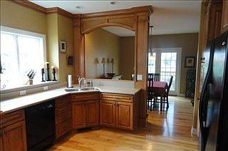 4th image of 2710 Glen Oaks Dr