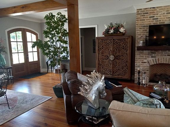 3rd image of 200 Stone Creek Dr