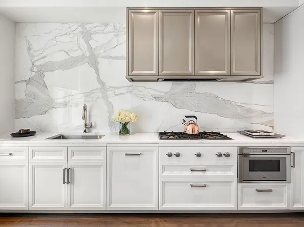 225 W 86th St APT 710, New York, NY 10024