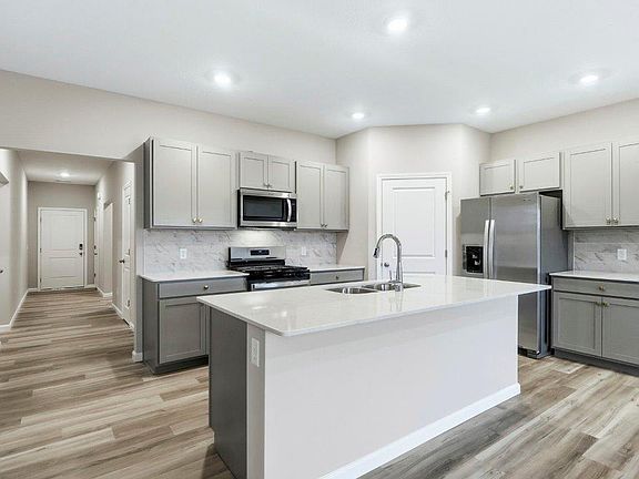 2nd image of 1059 Catesby Ct