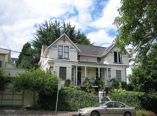 3225 S Corbett Ave APT 2, Portland, OR 97239