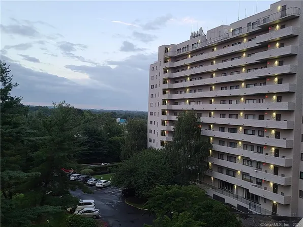 3200 Park Avenue #8B1, Bridgeport, CT 06604