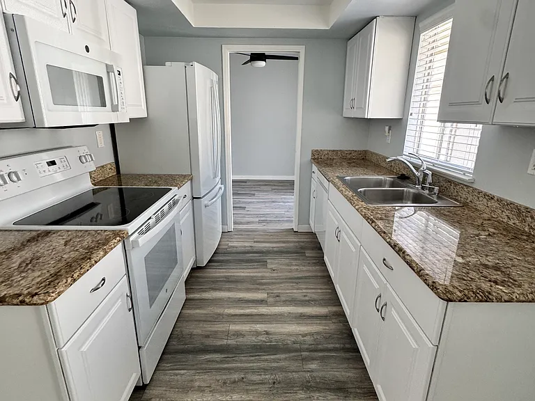Wagon Wheel Cir — Photo 3