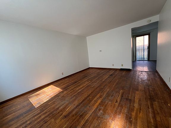 5th image of 5460 Ivyhurst Dr APT A