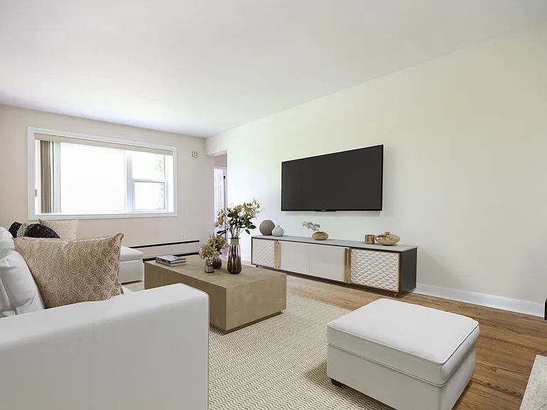 825 Corydon Ave — Photo 6