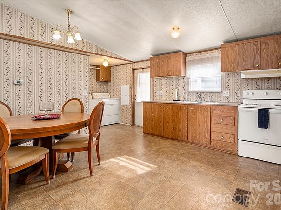 5th image of 2748 Flat Creek Rd