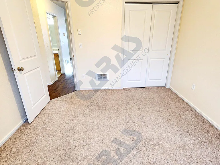 1110 4th St E — Photo 8
