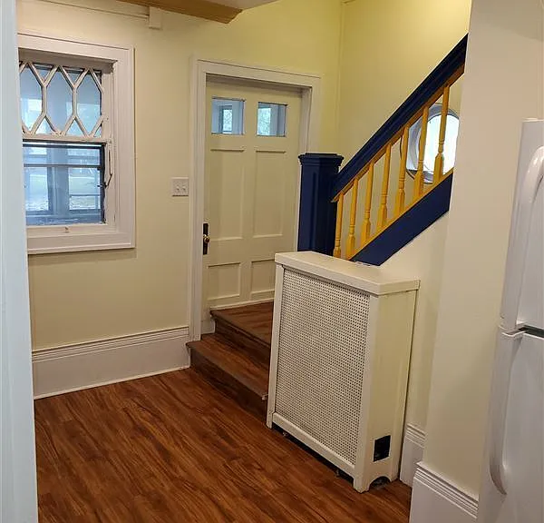 118 N State St — Photo 33