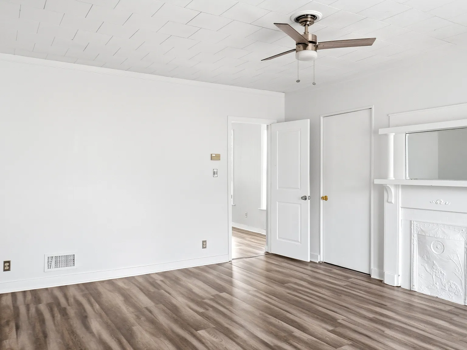 3 bed, 1149 sqft, $1,700 — Photo 2