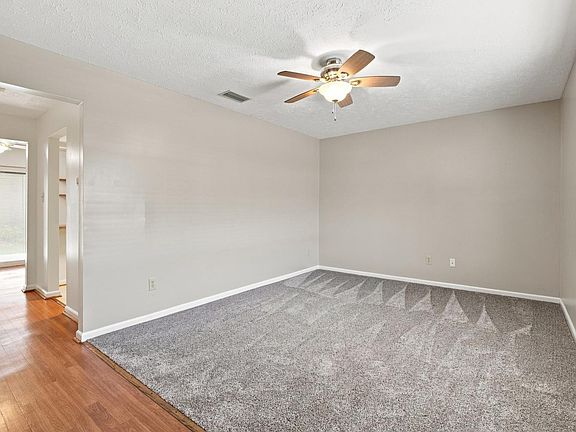2nd image of 138 Cape Charles Sq #138