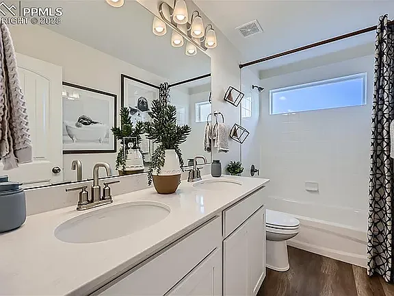 3 bed, 5002 sqft, $3,300 — Photo 3