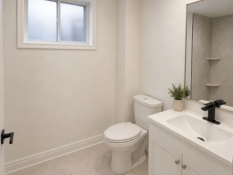 15 Hamlyn Cres #BASEMENT — Photo 5