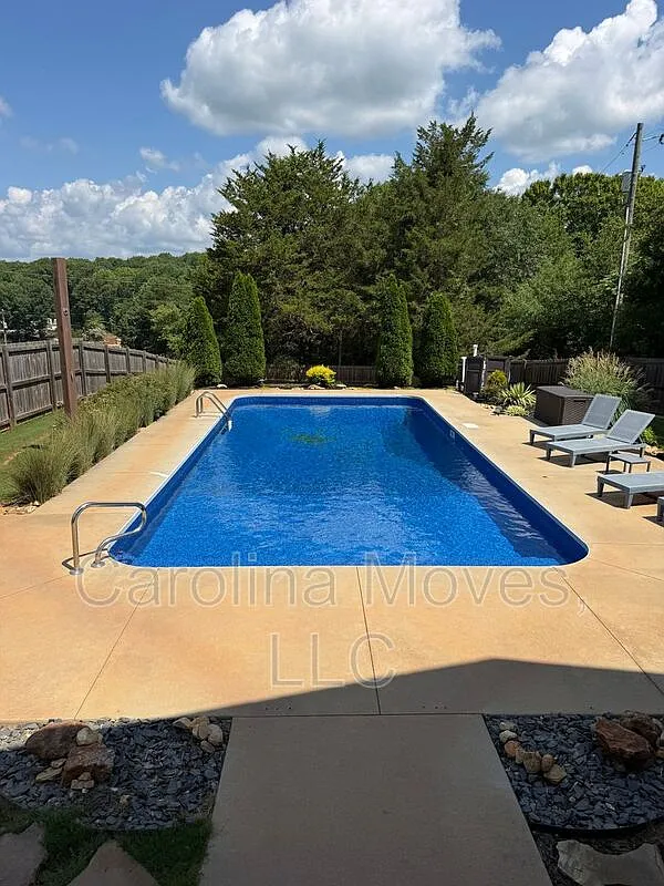 3 bed, 2.0 bath, 1780 sqft, $2,849 — Photo 3