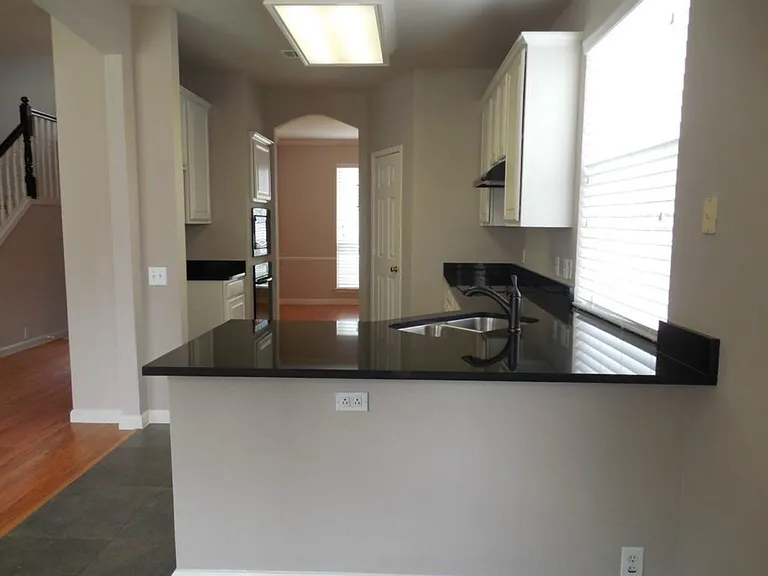2709 Dunbar Dr — Photo 4