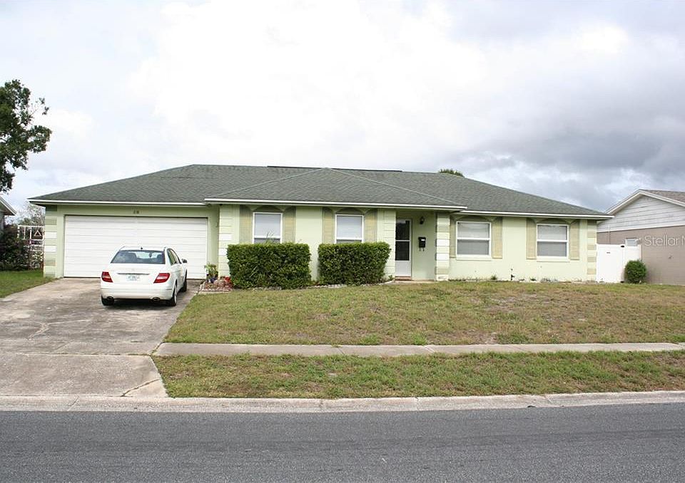1st image of 68 Carriage Hill Cir