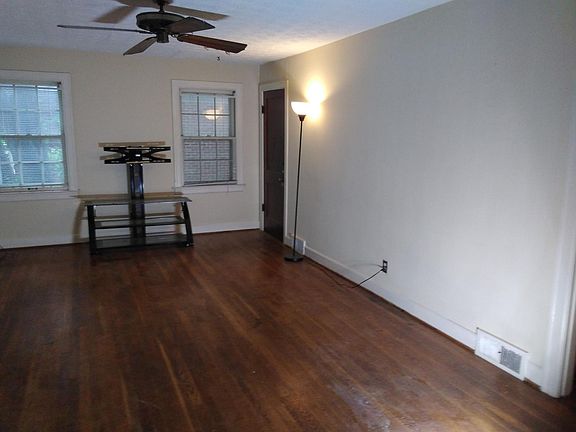 4th image of 531 Rosemont Gdn Floor 1