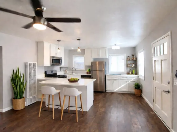Prime North Park Living Stylish Upstairs Corner 1-Bedroom!, 4428.5 Oregon St, San Diego, CA 92116