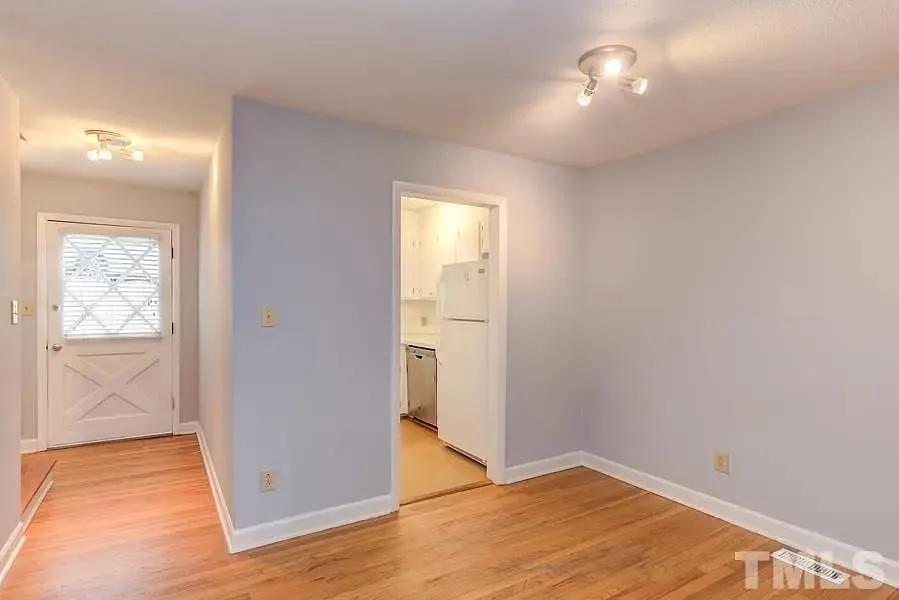 205 Sunrise Ln — Photo 4