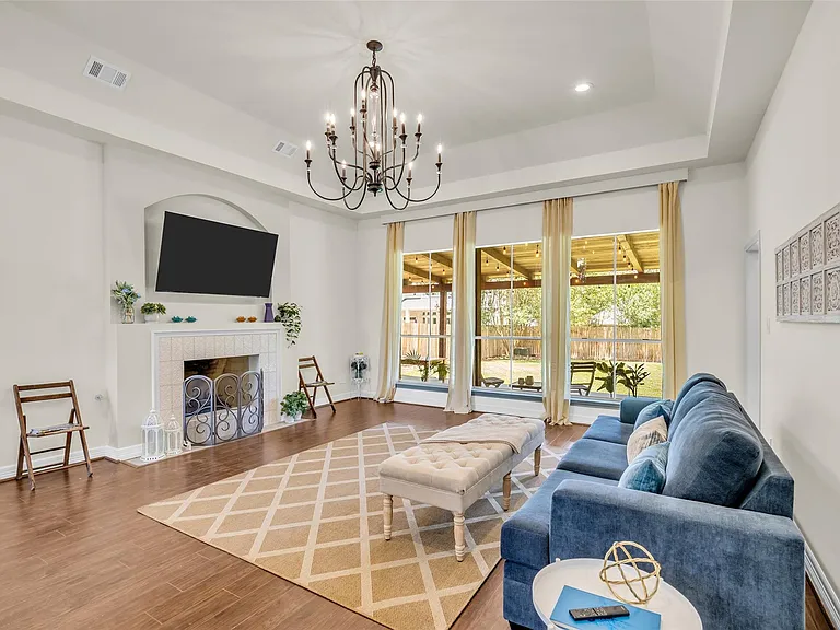 129 April Point Pl — Photo 28