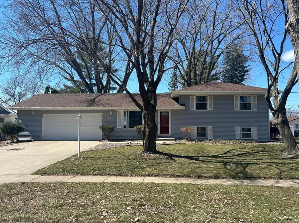 976 Redwell Ln, Apple Valley, MN 55124